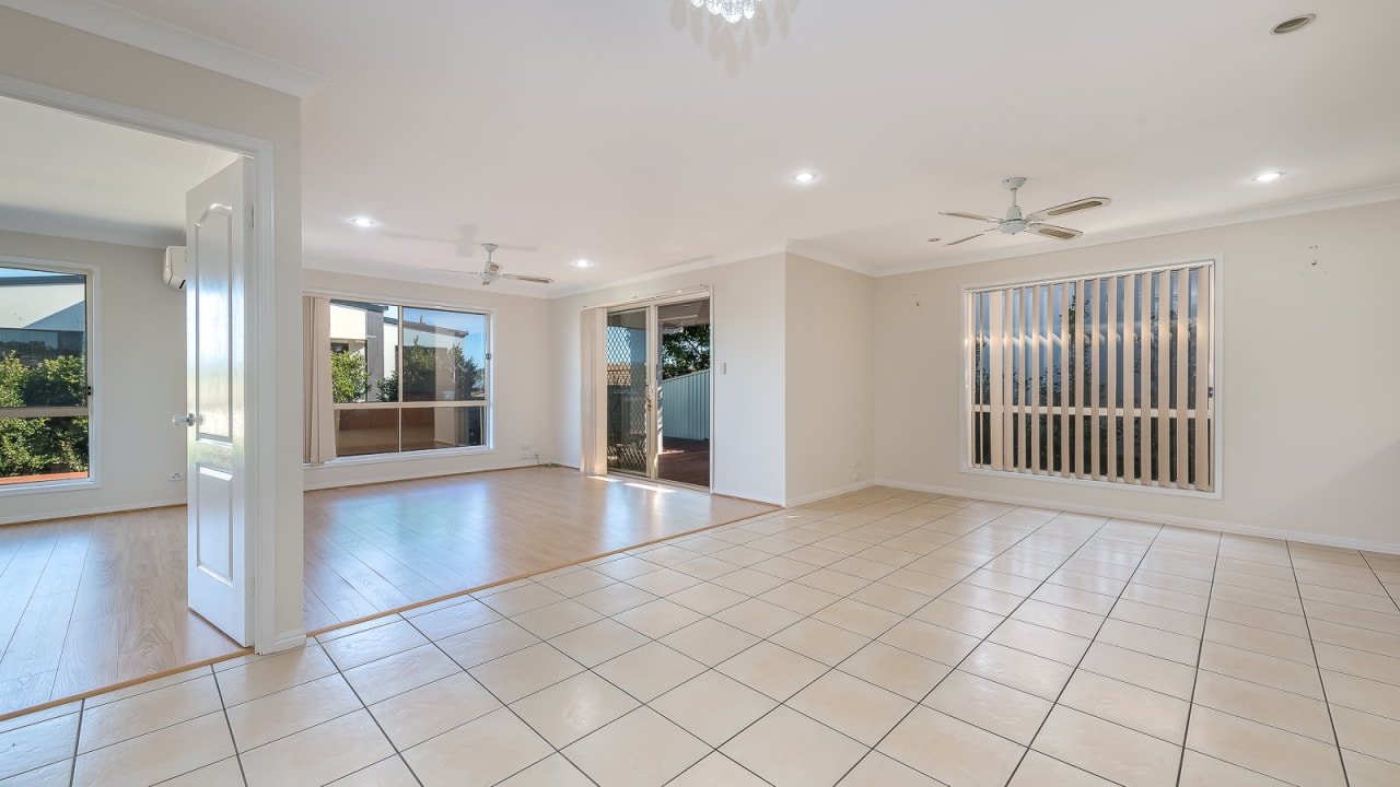 Room in a share house