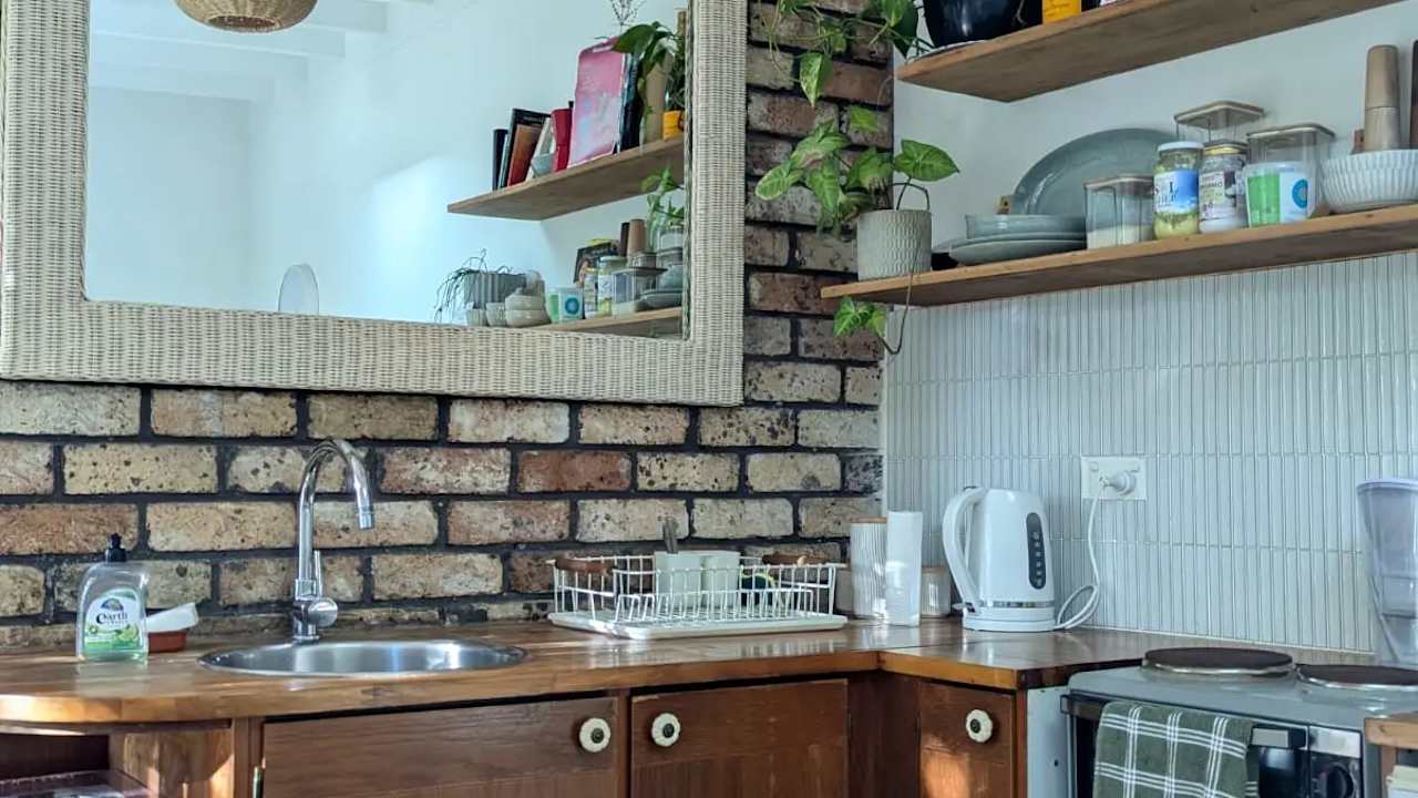 Furnished room studio flat for rent