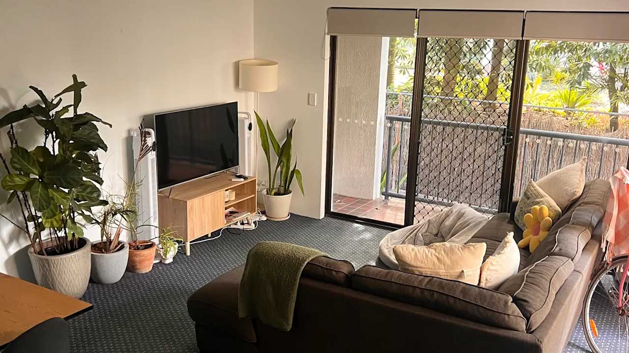 Whole property with 2 rooms for rent