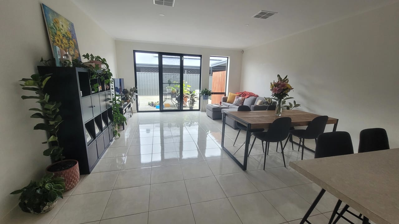 Unfurnished room in a share house