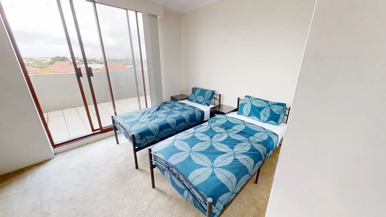 Furnished room in a flatshare