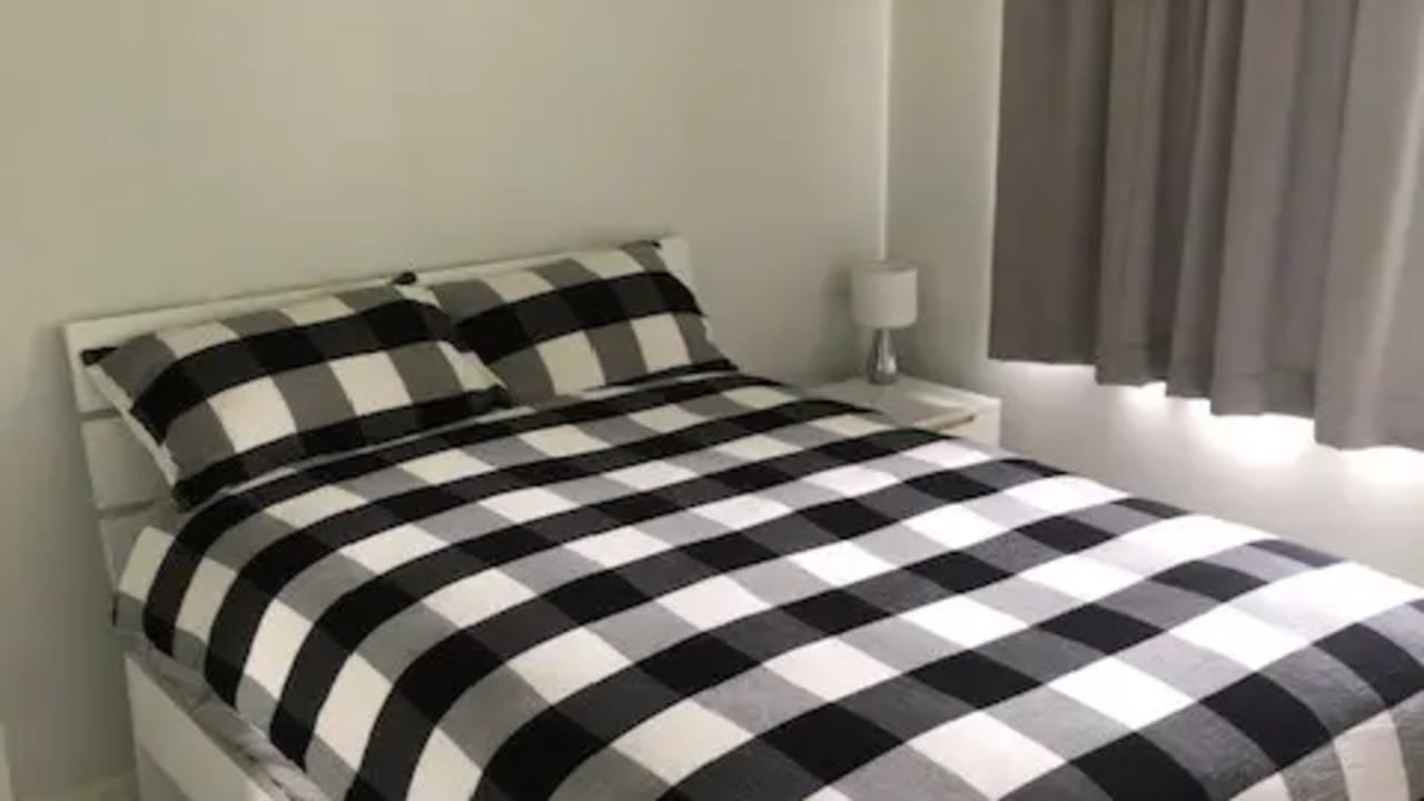 Whole property with 1 room for rent