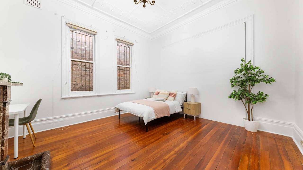 Room in a share house