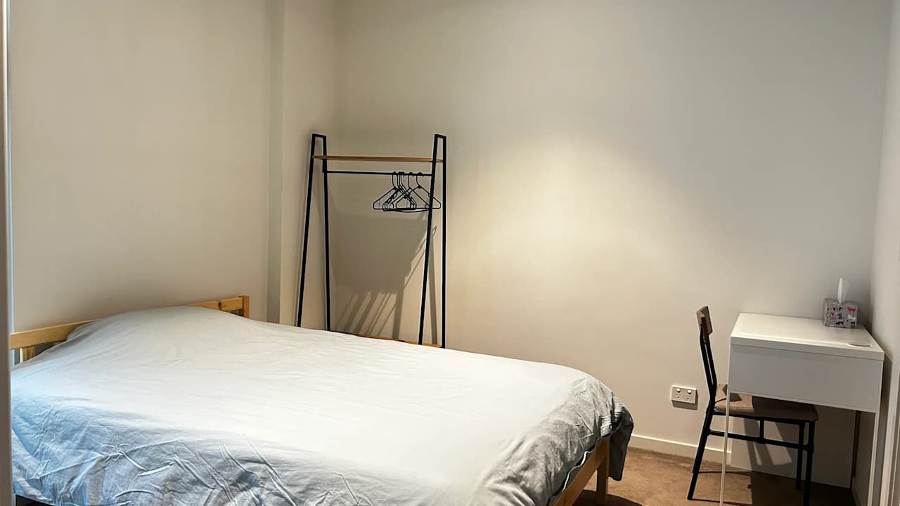 Furnished room with ensuite in a flatshare