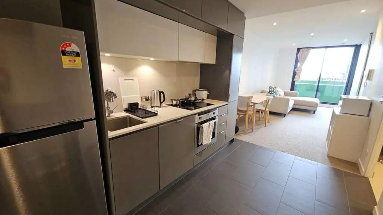 Furnished room with ensuite in a flatshare