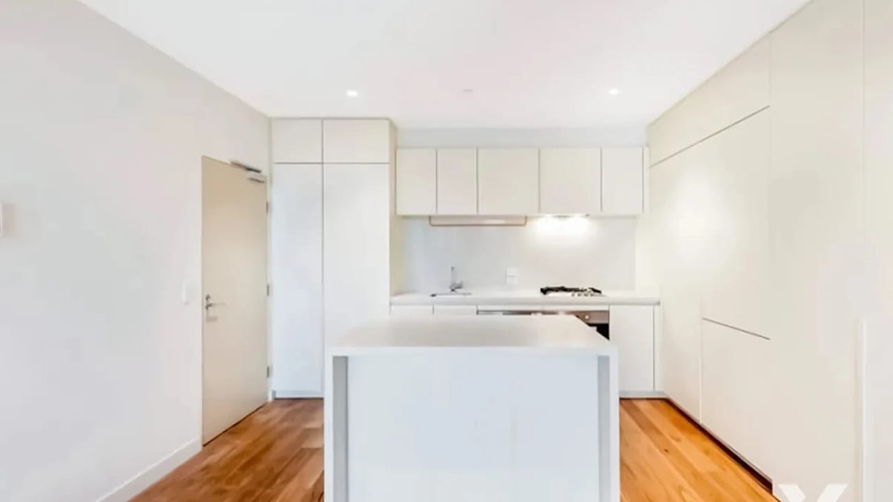 Unfurnished room with own bathroom