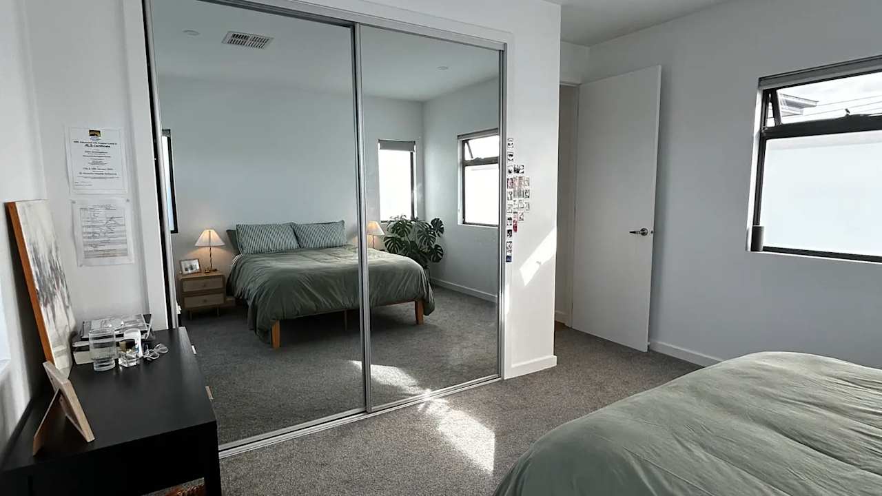Unfurnished room with own bathroom
