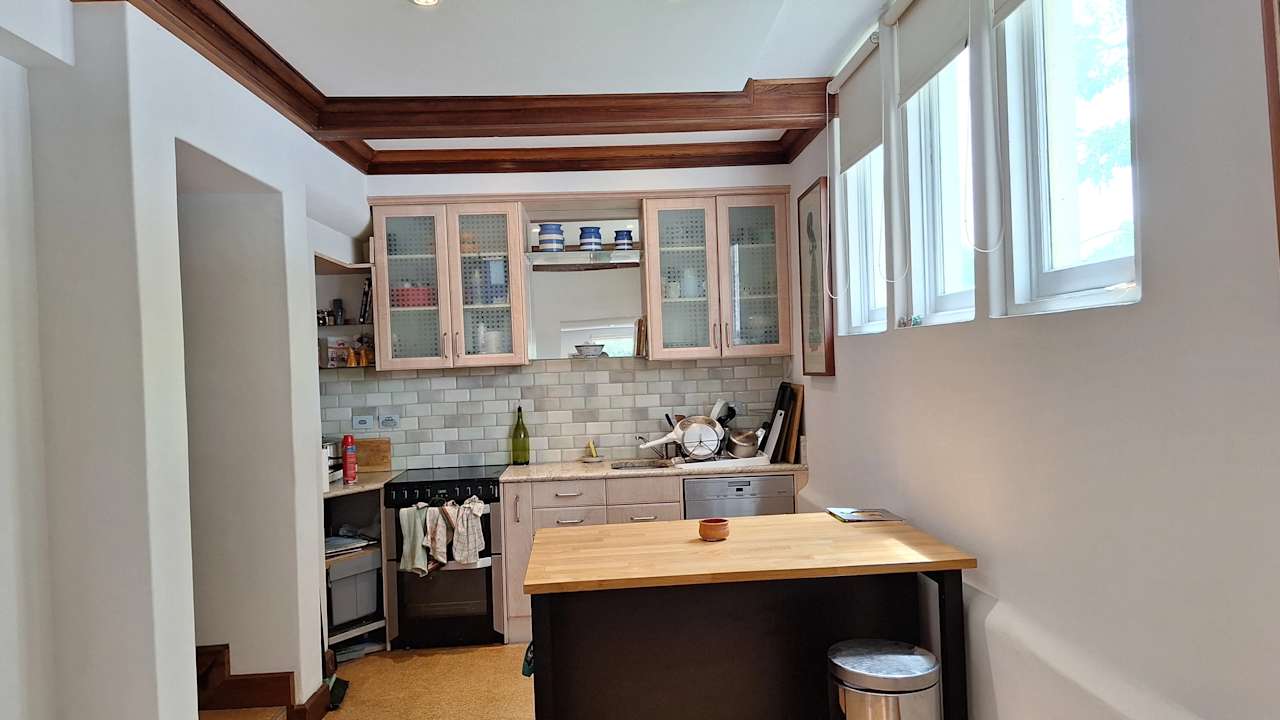 Furnished room in a share house