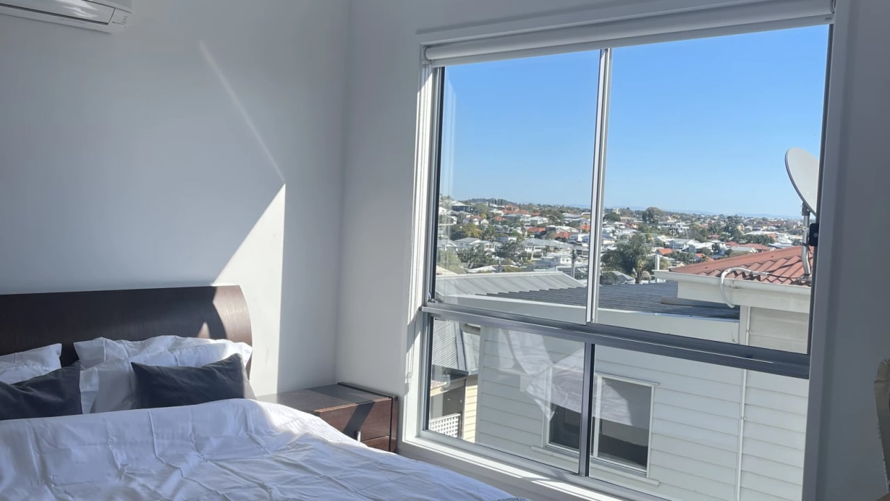 Furnished room with ensuite in a flatshare