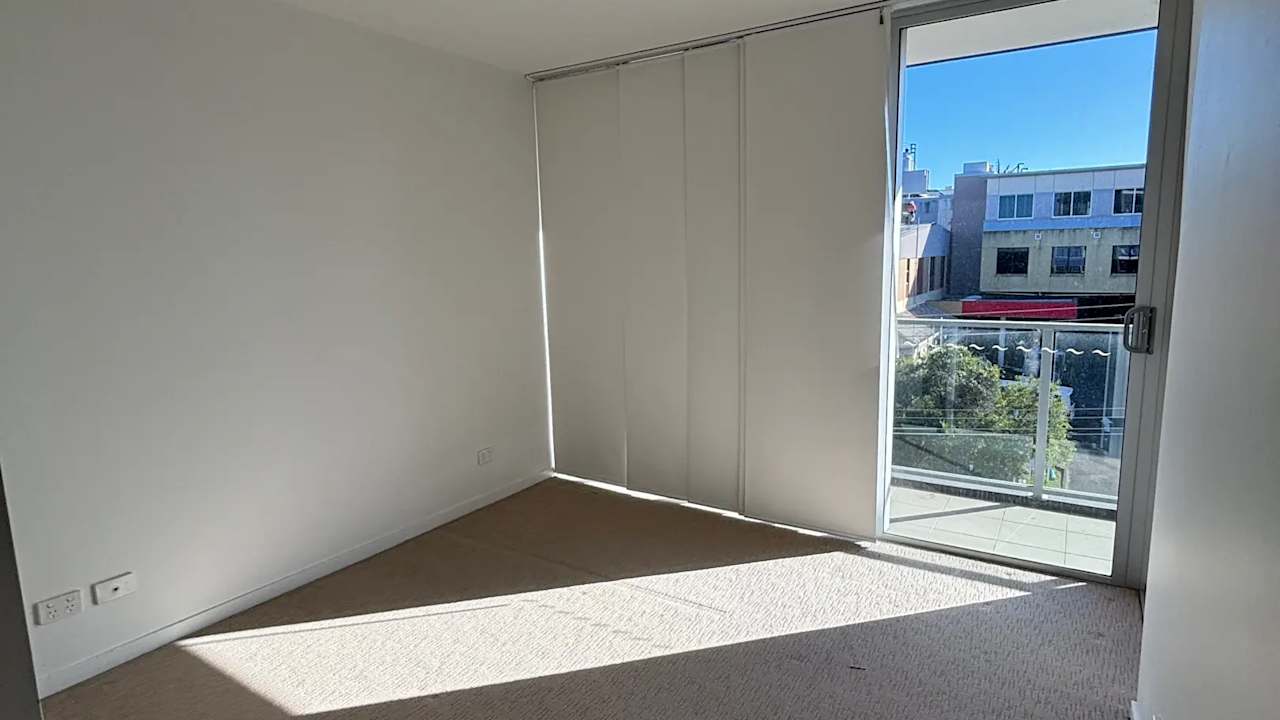 Unfurnished room with ensuite in a flatshare