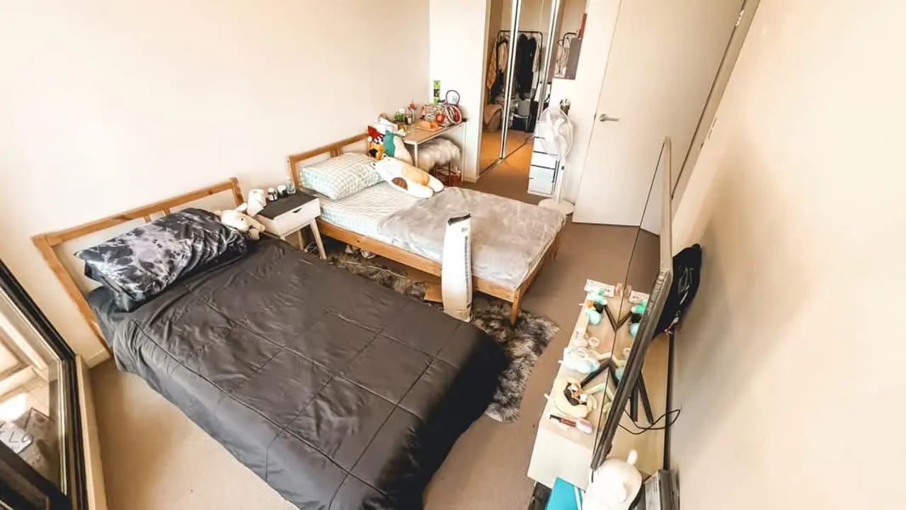 Furnished room in a flatshare