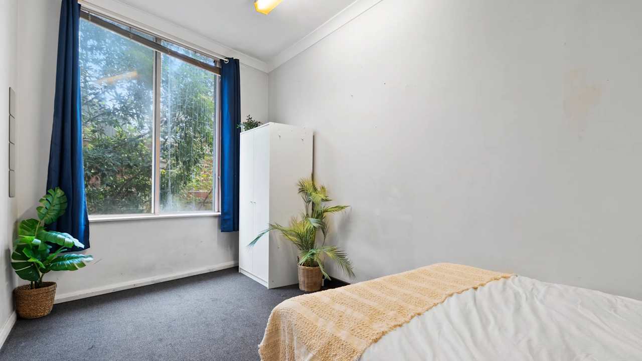 Furnished room in a share house