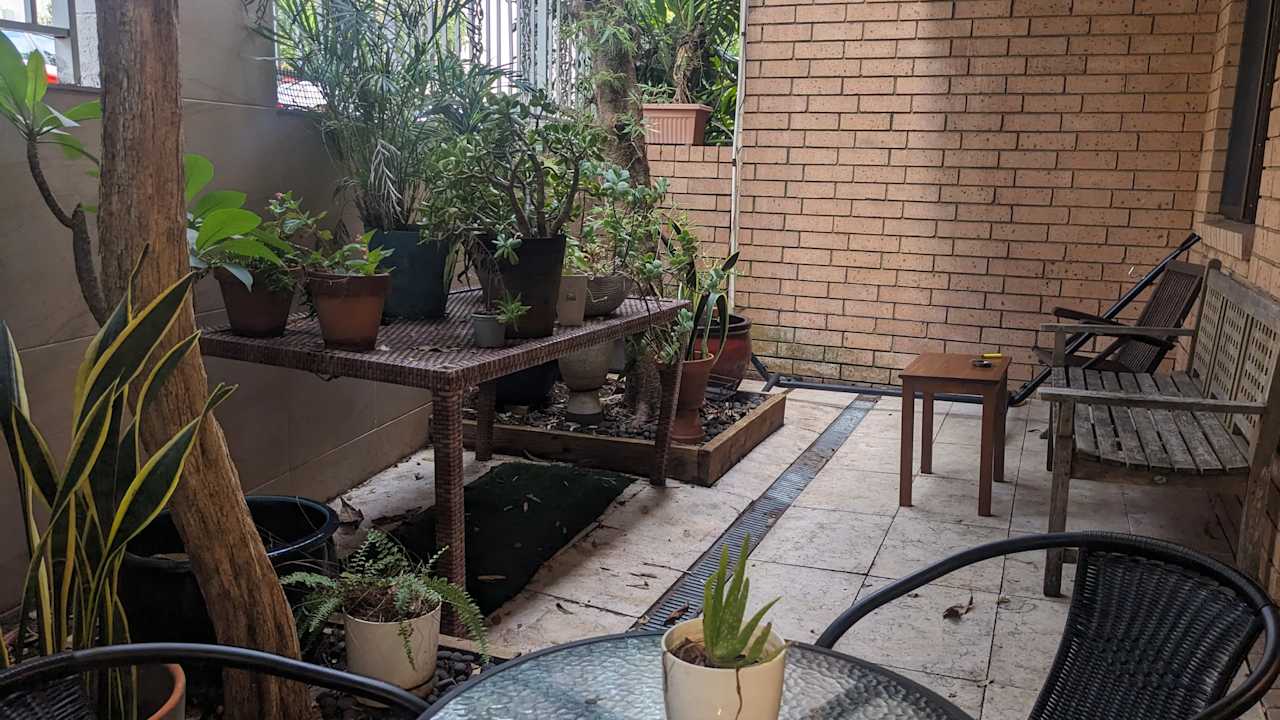 Furnished room in a flatshare
