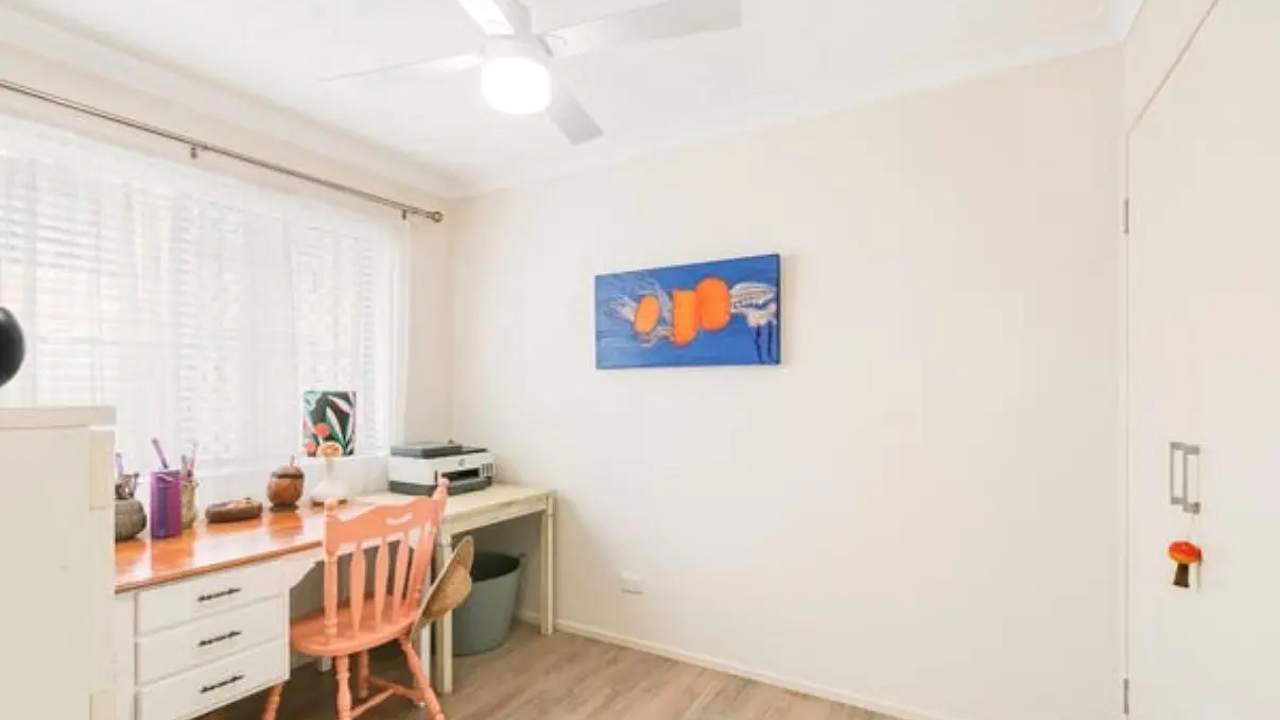 Unfurnished room in a flatshare