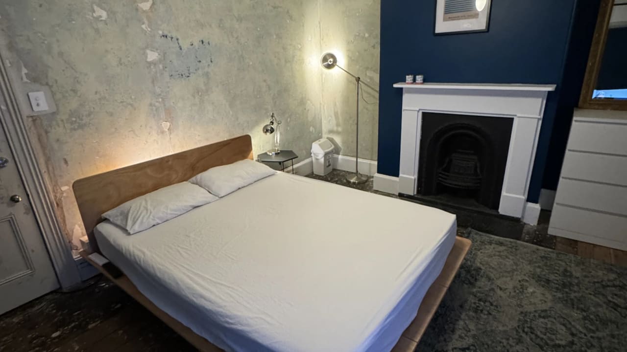 Room in a share house