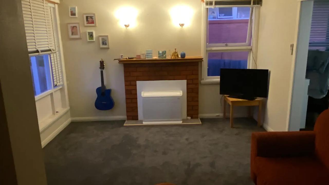 Room in a share house