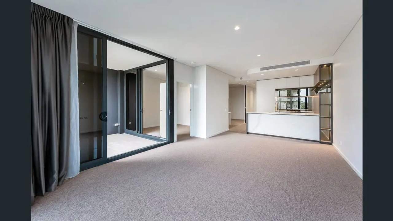 Unfurnished room with own bathroom