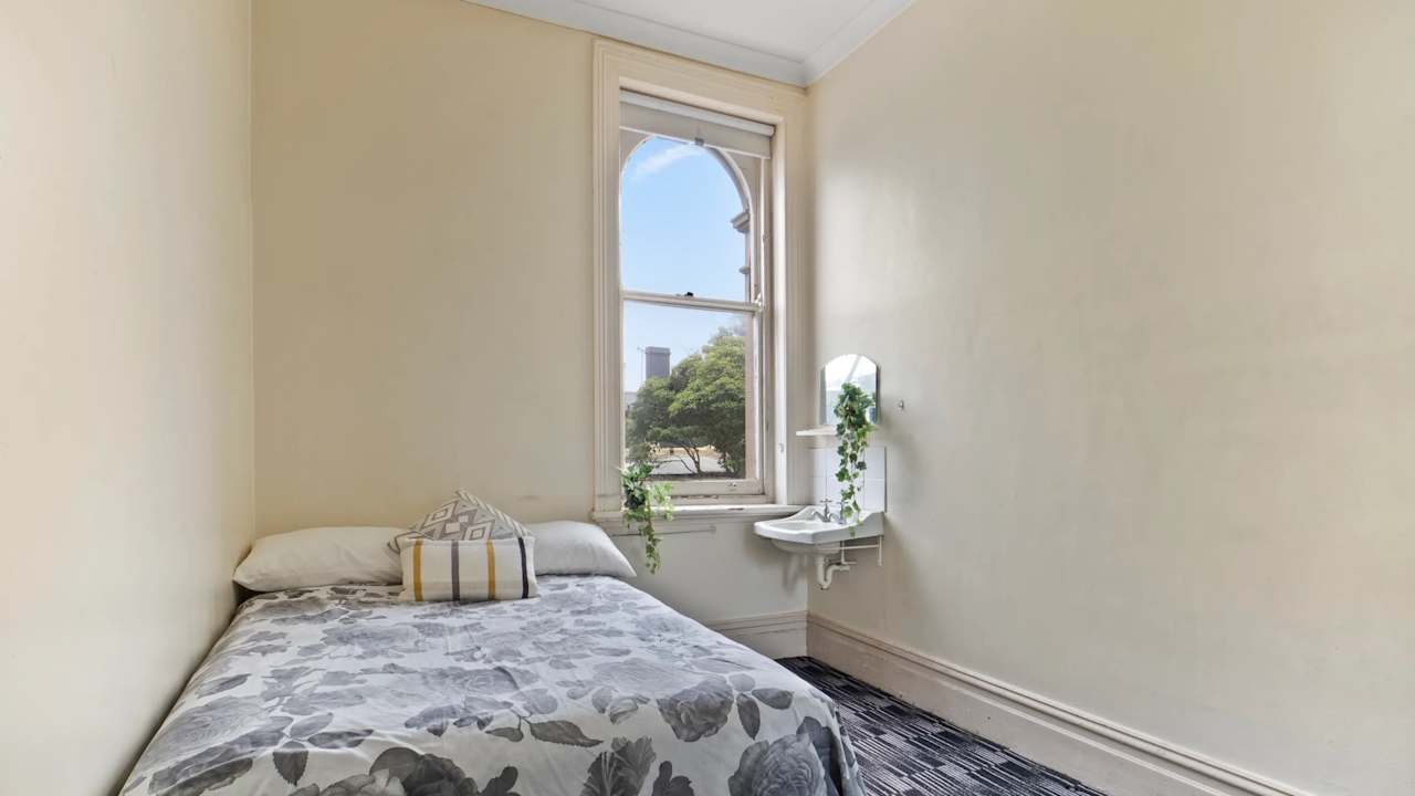 Furnished room with own bathroom