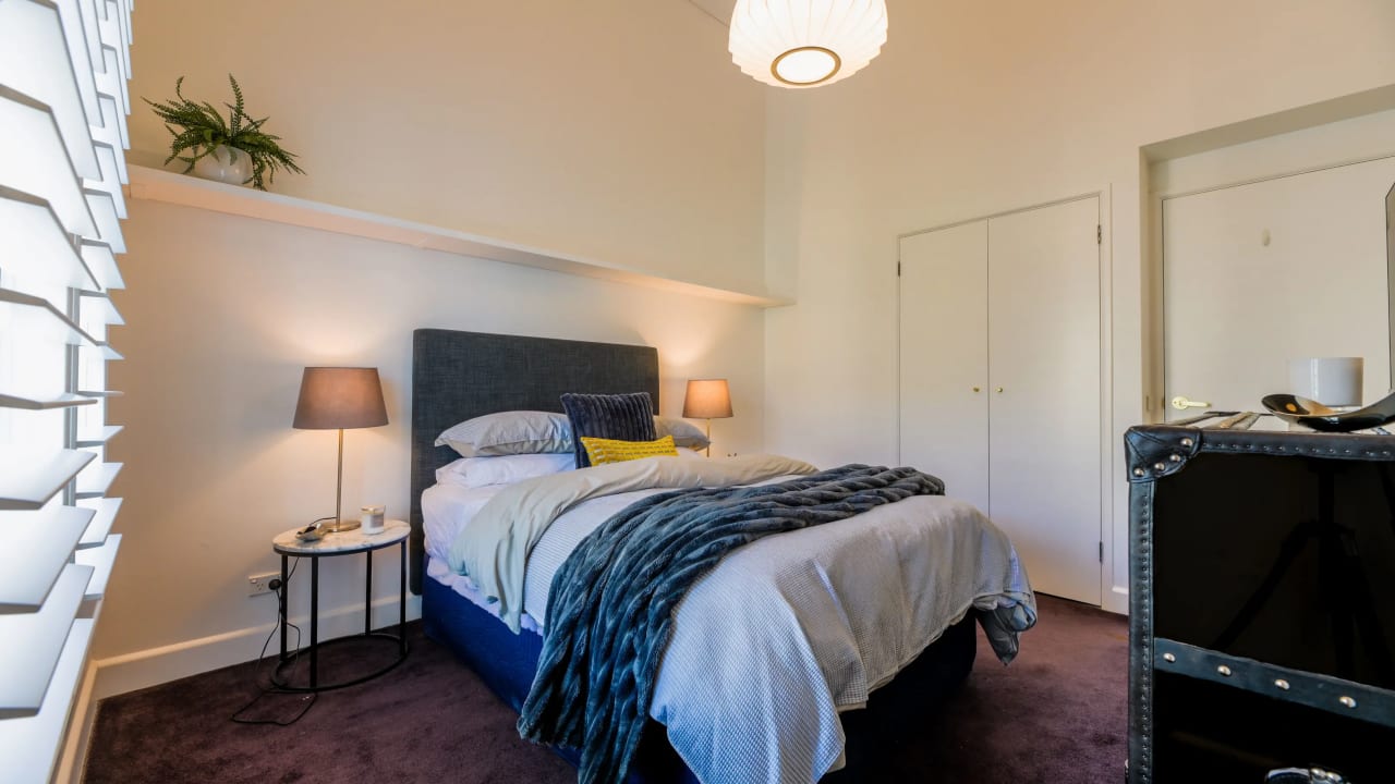 Furnished room in a flatshare