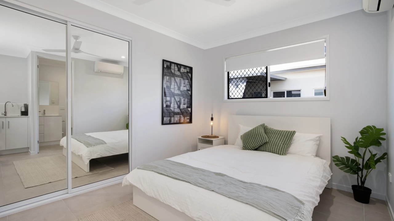 Furnished room with own bathroom