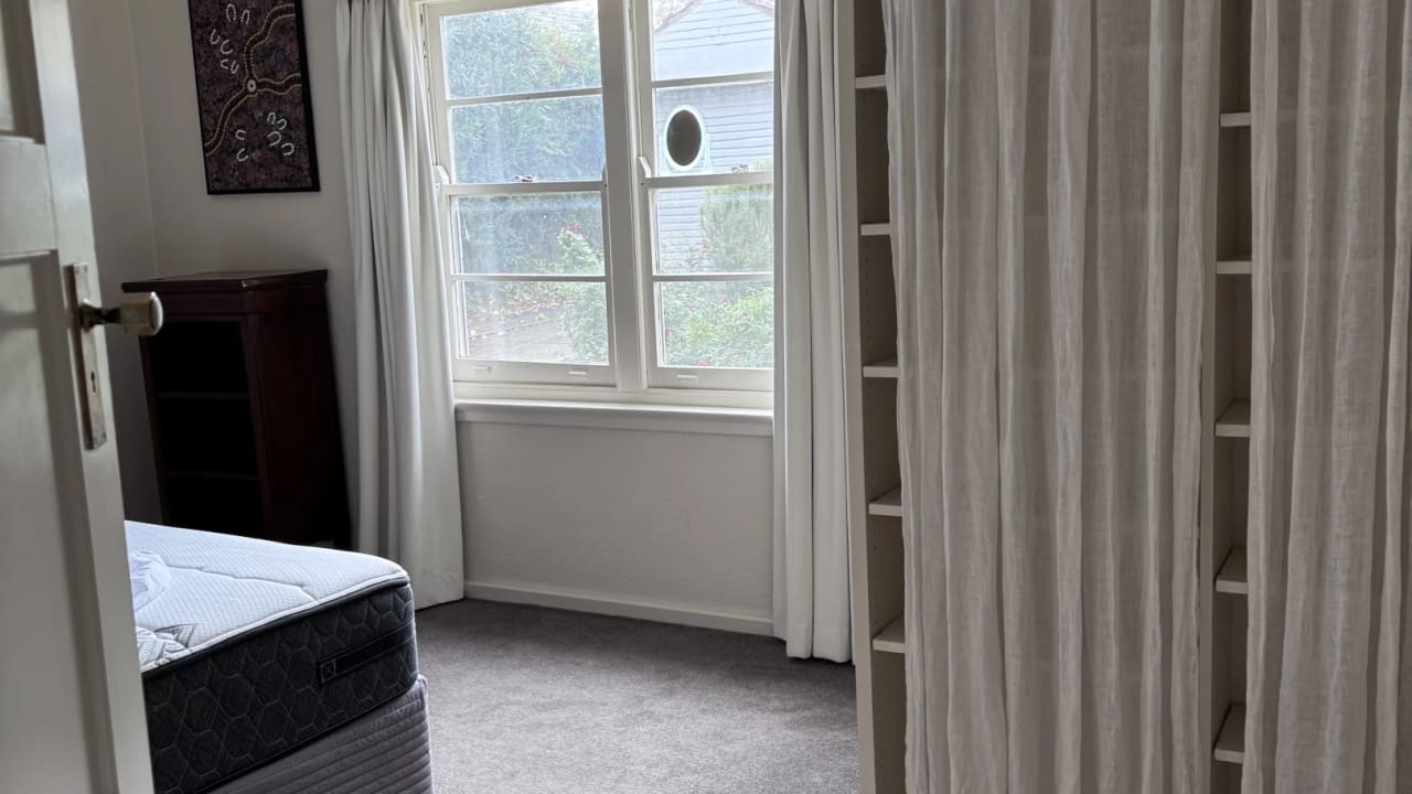 Room in a share house