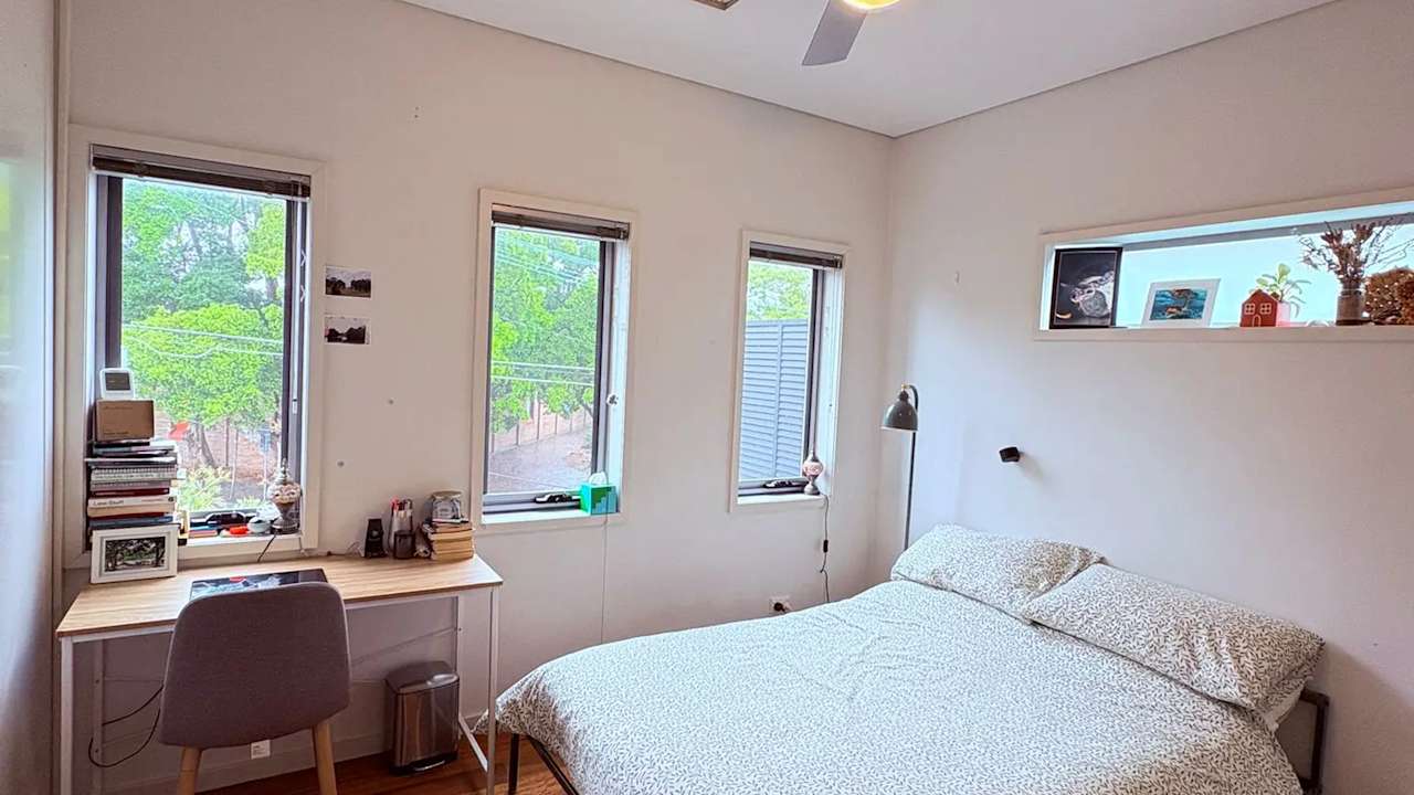 Furnished room in a share house