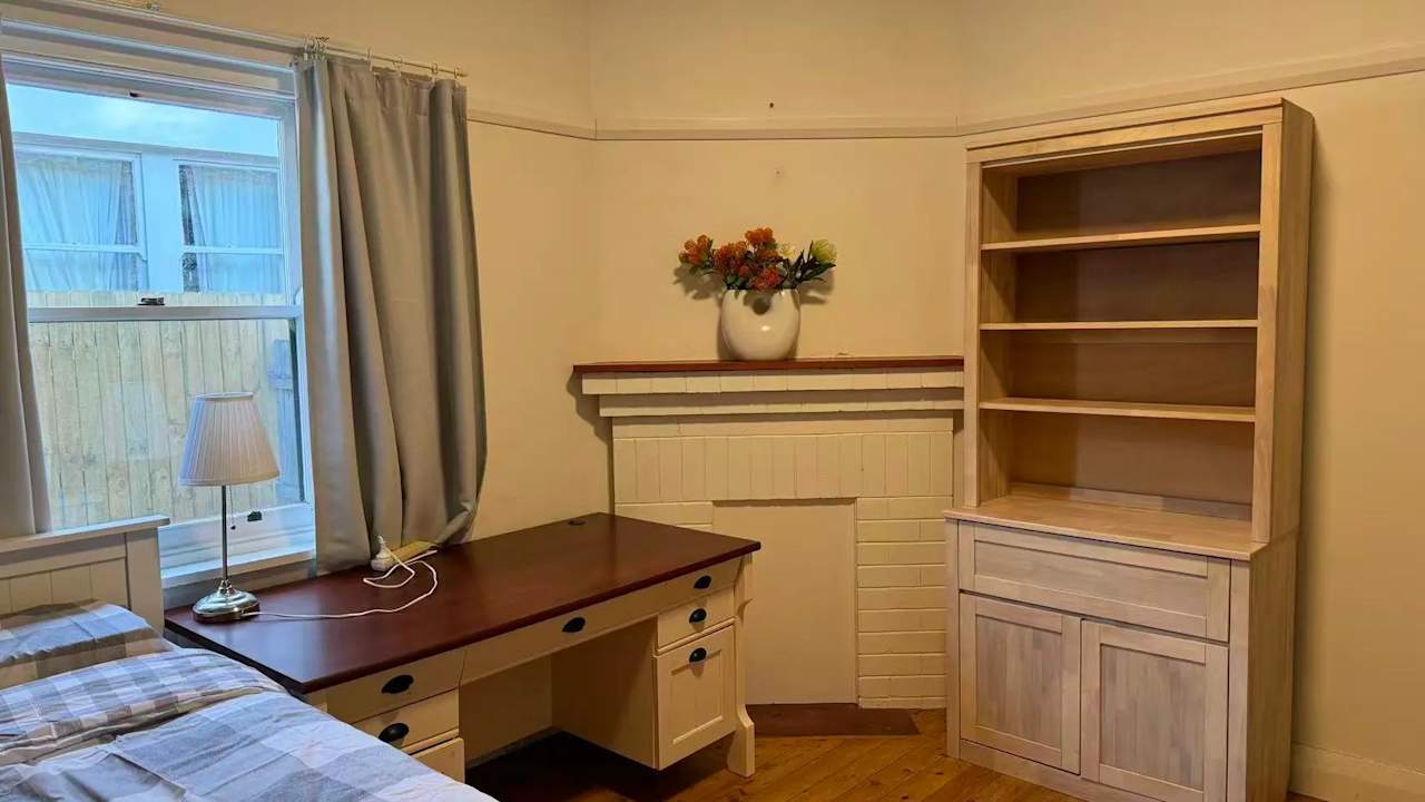 Furnished room in a share house