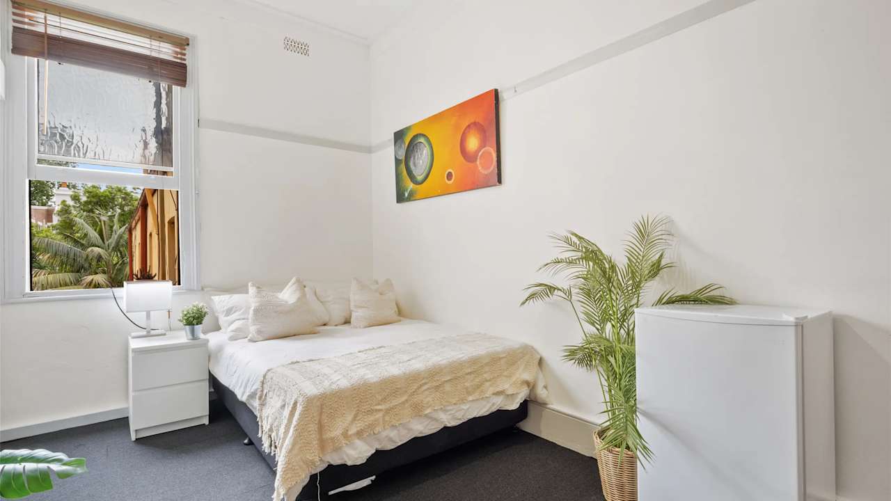 Furnished room in a share house