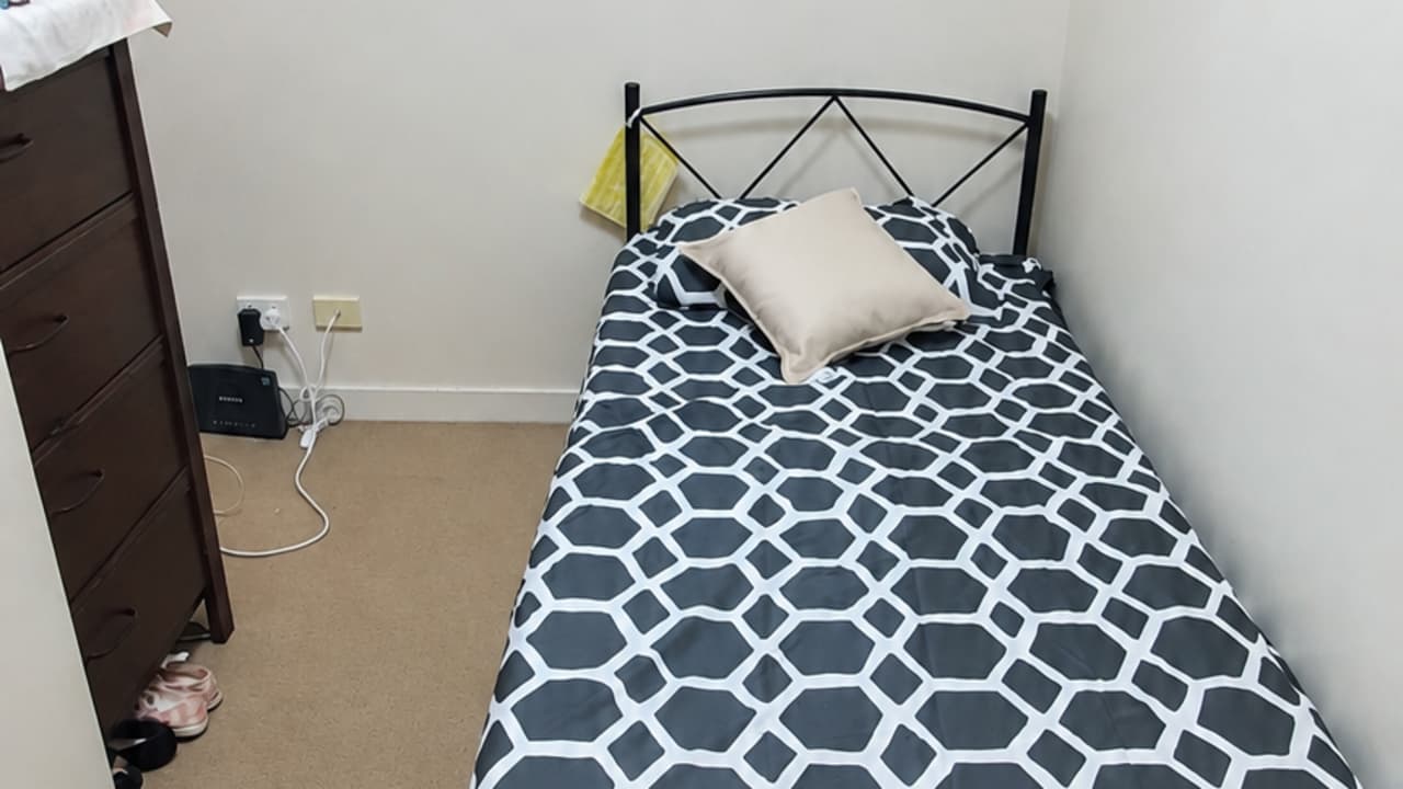 Furnished room in a share house