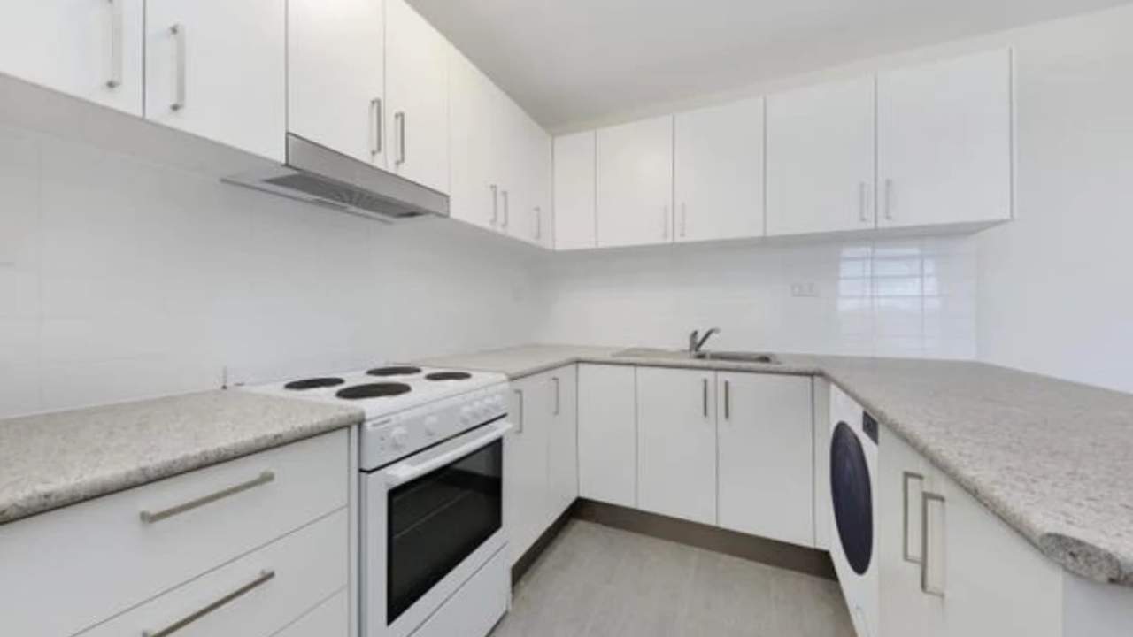 Unfurnished room in a flatshare