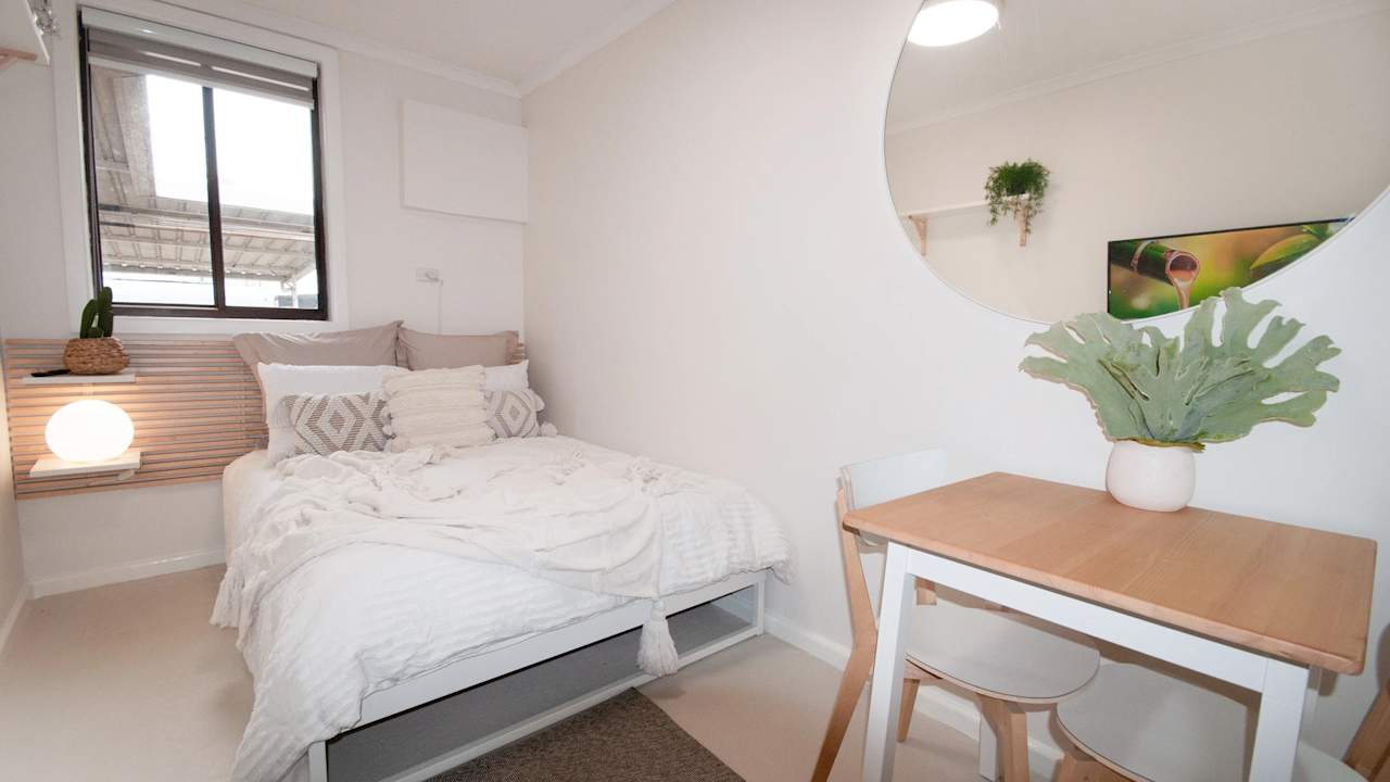 Furnished room in a share house