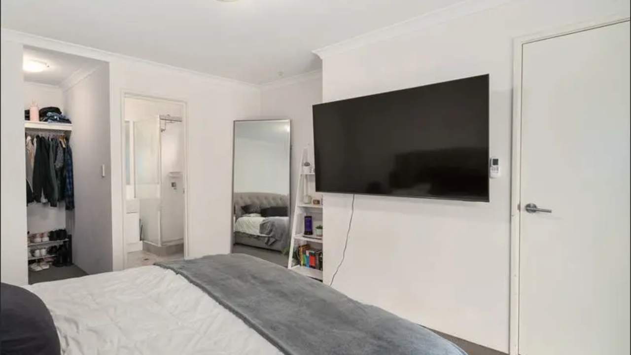 Furnished room with ensuite in a share house