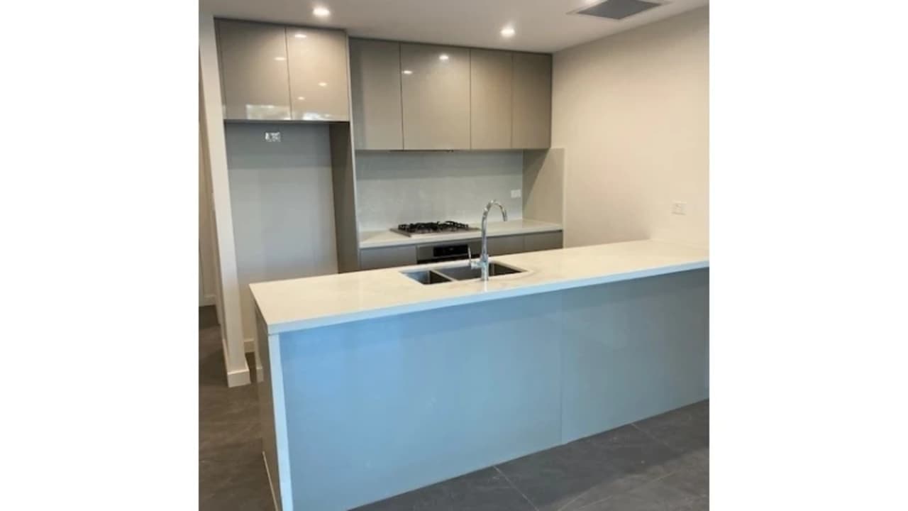 Unfurnished room with own bathroom