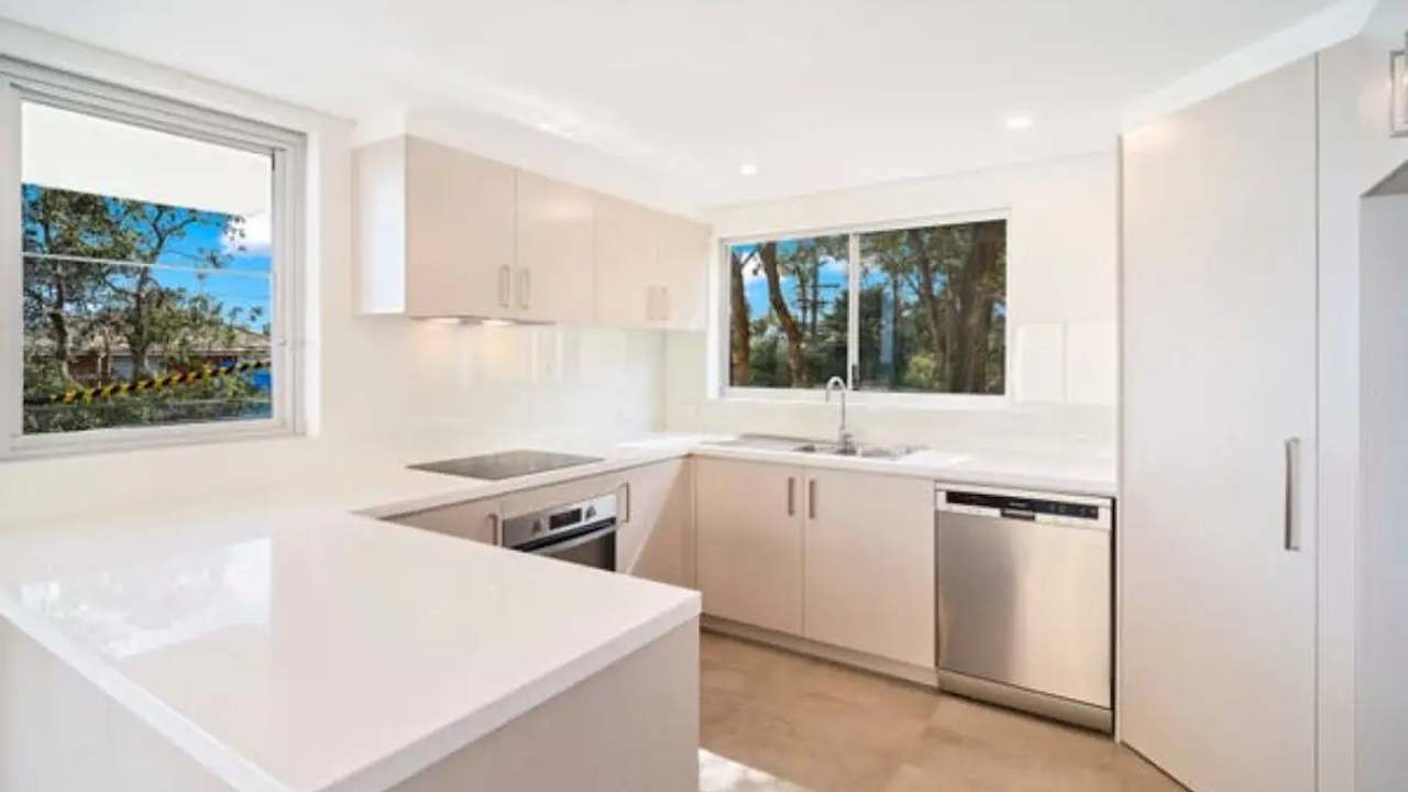 Unfurnished room in a flatshare