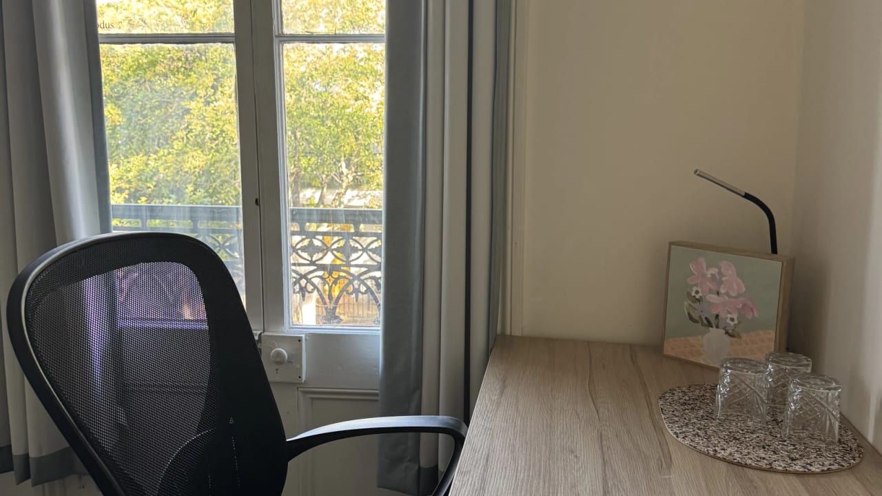 Furnished room in a share house