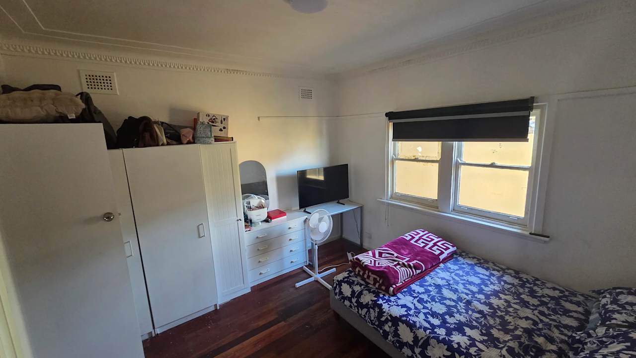 Room in a share house