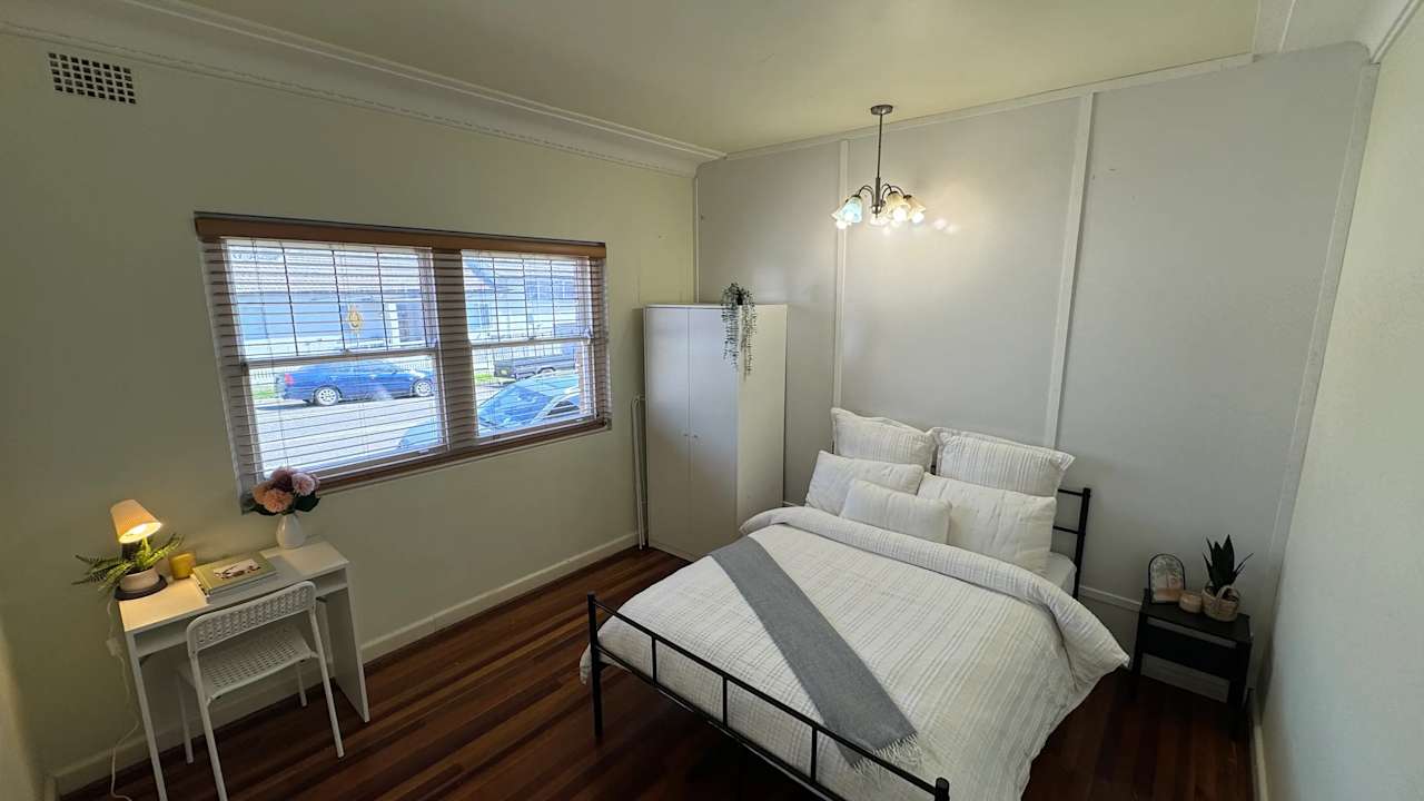 Furnished room in a flatshare