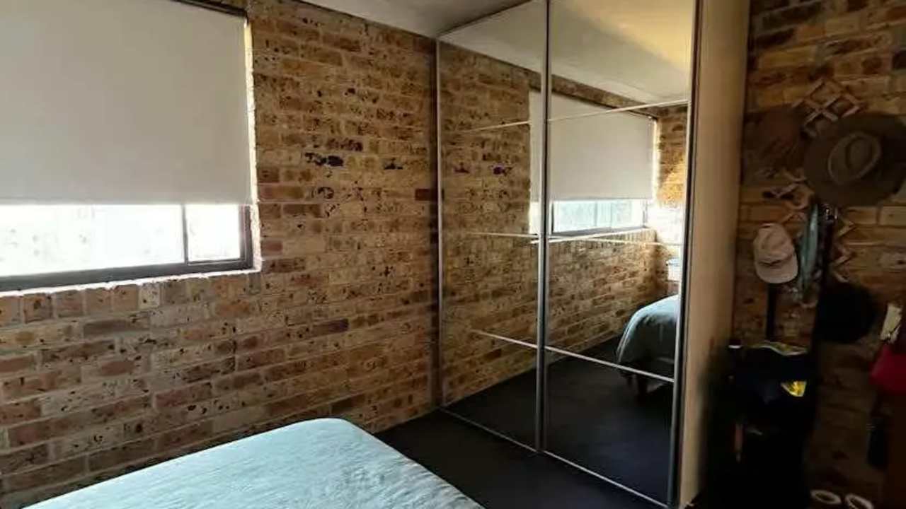 Unfurnished room in a flatshare