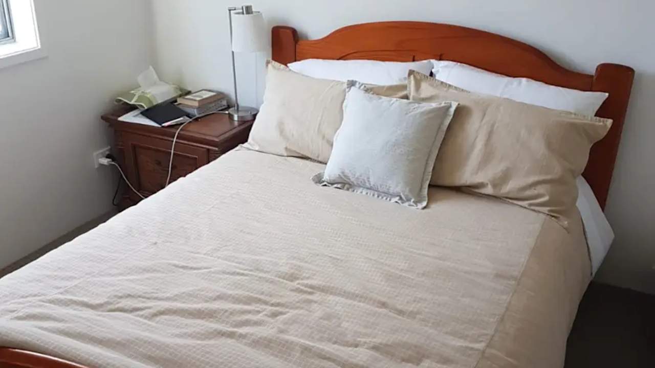 Furnished room with own bathroom