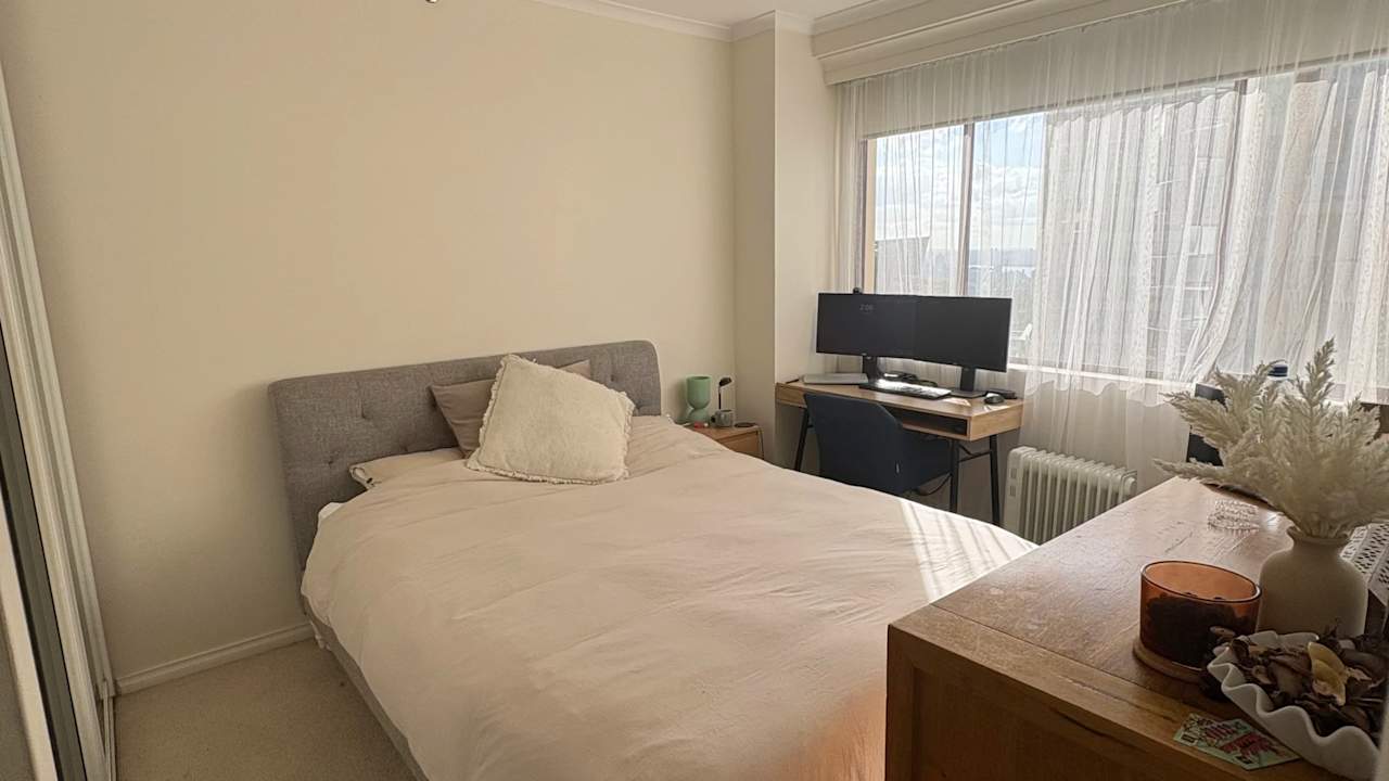 Unfurnished room in a flatshare