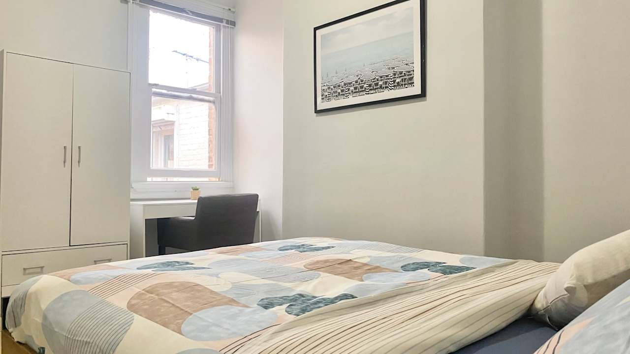 Furnished room in a share house