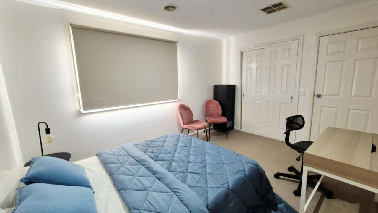 Furnished room in a share house