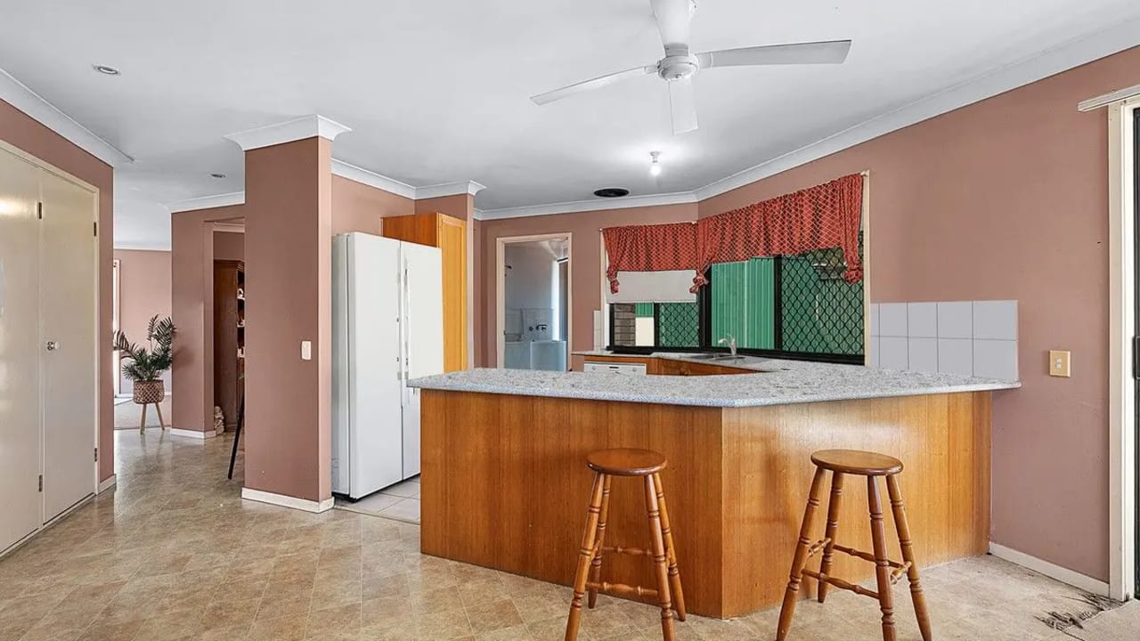 Furnished room in a share house