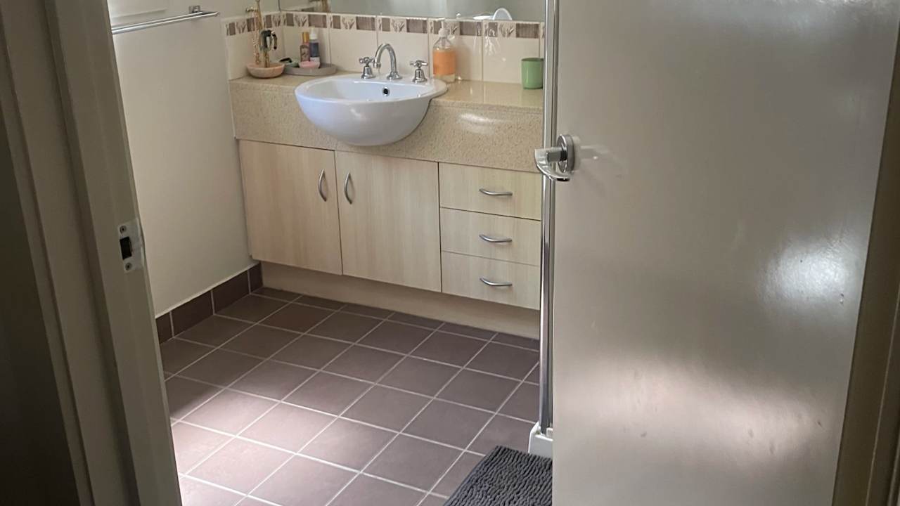 Furnished room with own bathroom