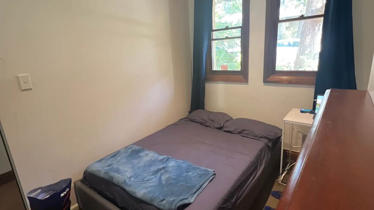 Furnished room in a share house