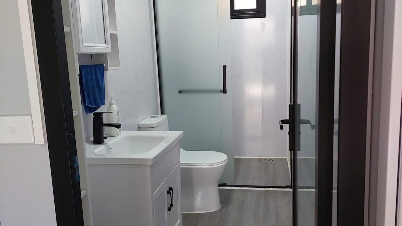 Room in a share house