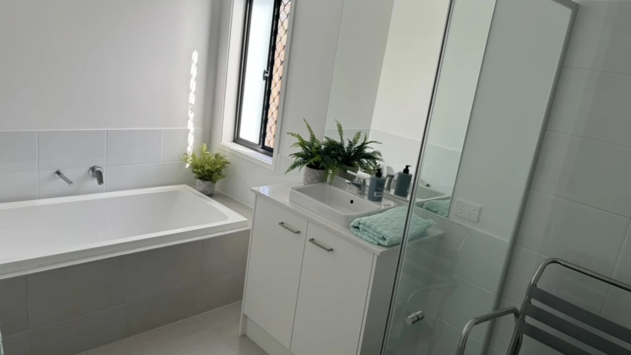 Room in a share house