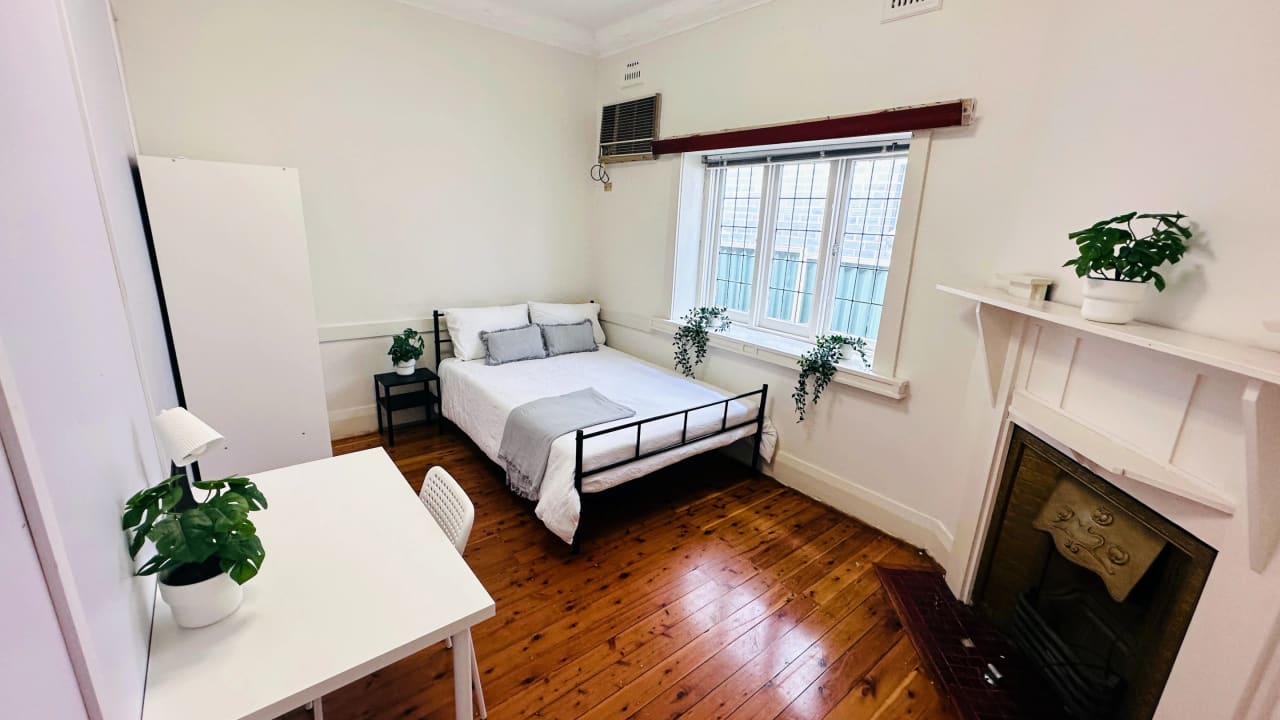 Furnished room in a share house