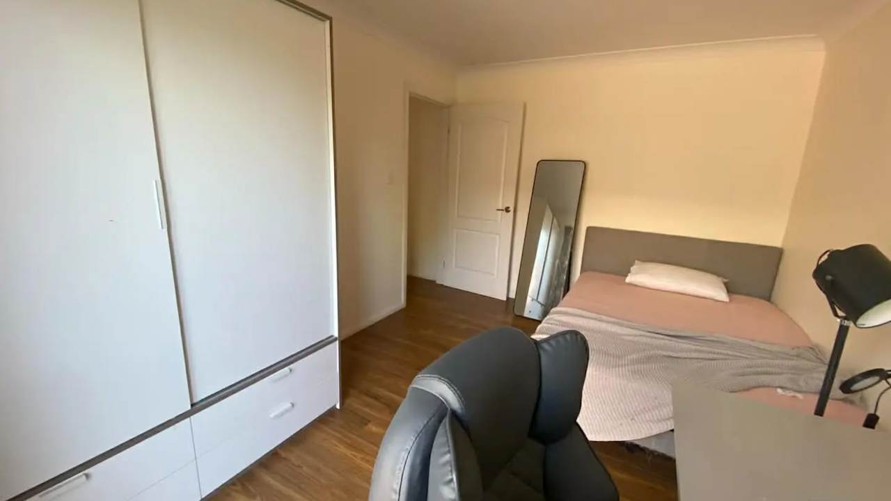 Furnished room in a share house