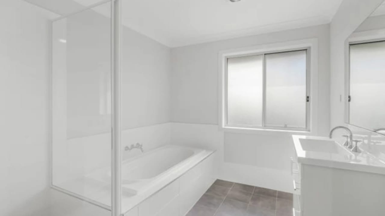 Unfurnished room in a share house